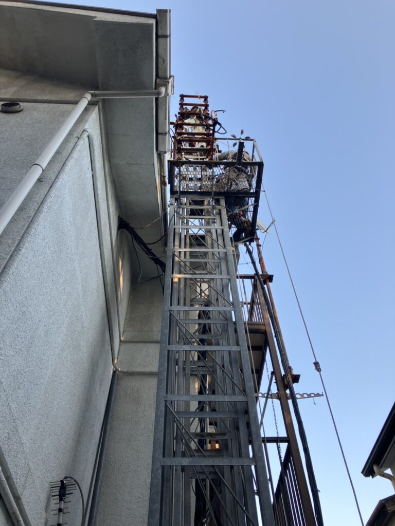 撤去前のアンテナ